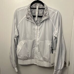 NWT Lululemon Bombs Away Jacket in White/City Breeze White Multi in size 8